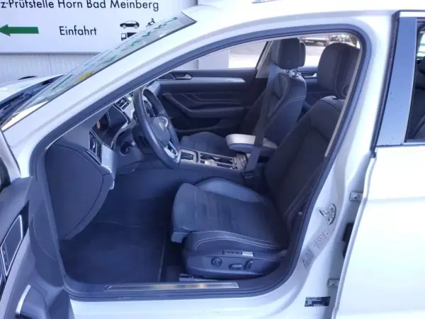 Volkswagen Passat Variant 2021 - 25750 EUR, 69386 km - AUTO.MOTO.pt - 69386km - foto 7 de 9