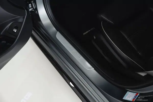 Mercedes-Benz E 63 AMG 2017 - 76950 EUR, 84657 km - AUTO.MOTO.pt - 84657km - foto 18 de 43