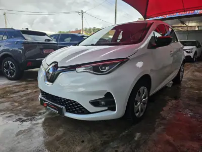 Renault Zoe 2021 - 13750 EUR, 97000 km - AUTO.MOTO.pt - 97000km - foto 3 de 20