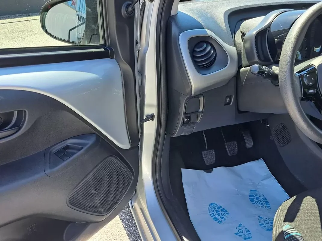 Citroën C1 2018 - 9500 EUR, 80000 km - AUTO.MOTO.pt - 80000km - foto 16 de 39