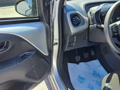 Citroën C1 2018 - 9500 EUR, 80000 km - AUTO.MOTO.pt - 80000km - foto 16 de 39