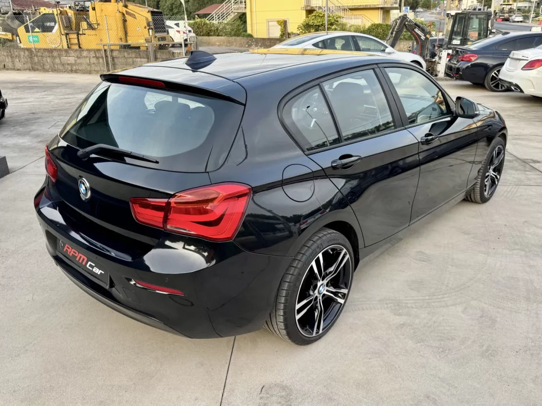BMW 116 2019 - 14999 EUR, 140000 km - AUTO.MOTO.pt - 140000km - foto 15 de 21