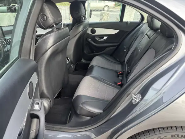 Mercedes-Benz C 180 2016 - 22500 EUR, 183602 km - AUTO.MOTO.pt - 183602km - foto 9 de 10
