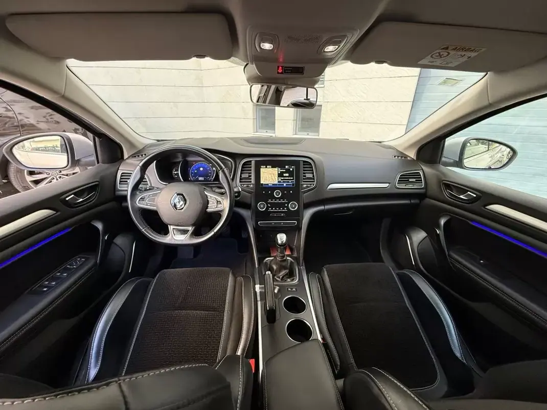 Renault Mégane Sport Tourer 2018 - 11950 EUR, 110000 km - 110000km - foto 5 de 23