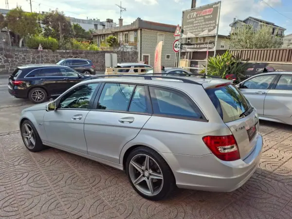 Mercedes-Benz C 200 2011 - 11500 EUR, 221260 km - AUTO.MOTO.pt - 221260km - foto 10 de 32