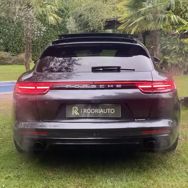 Porsche Panamera Sport Turismo 2019 - 69990 EUR, 210000 km - AUTO.MOTO.pt - 210000km - foto 43 de 50