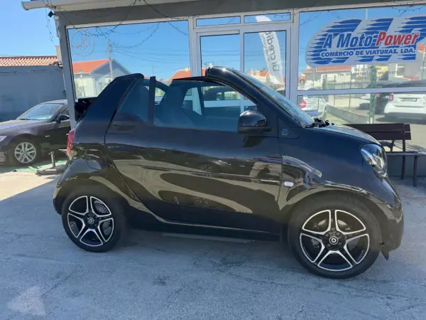 Smart Fortwo Cabrio 2020 - 14980 EUR, 20000 km - AUTO.MOTO.pt - 20000km - foto 9 de 9