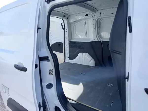 Citroën Berlingo 2020 - 12990 EUR, 127200 km - AUTO.MOTO.pt - 127200km - foto 11 de 19