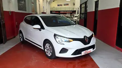Renault Clio VAN 1.5 Blue DCi AIR NAV 2020 - 14220 EUR, 90991 km - AUTO.MOTO.pt - 90991km - foto 2 de 46