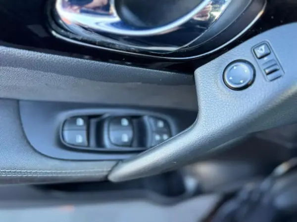 Nissan Qashqai 2020 - 20900 EUR, 73588 km - AUTO.MOTO.pt - 73588km - foto 12 de 16