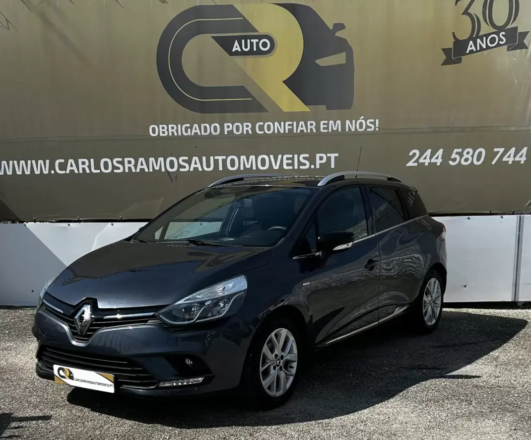 Renault Clio Break 2018 - 10900 EUR, 138940 km - AUTO.MOTO.pt - 138940km - foto 2 de 10