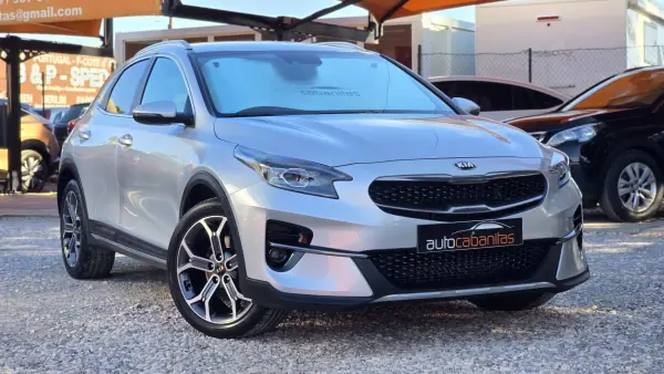 Kia XCeed 2022 - 17500 EUR, 75020 km - AUTO.MOTO.pt - 75020km - foto 2 de 25
