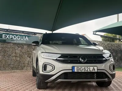 Volkswagen T-Roc 2024 - 29800 EUR, 41162 km - 41162km - foto 3 de 20