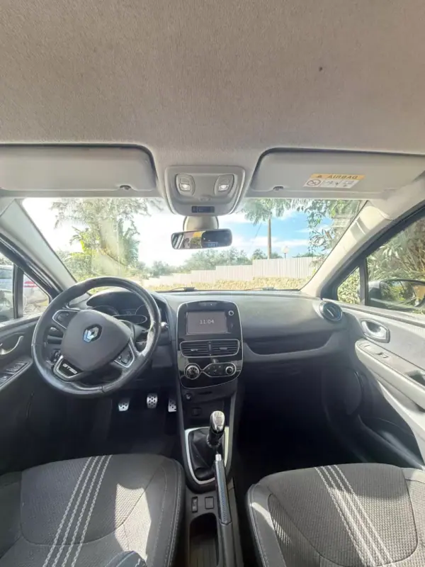 Renault Clio 2018 - 13900 EUR, 145107 km - AUTO.MOTO.pt - 145107km - foto 7 de 10