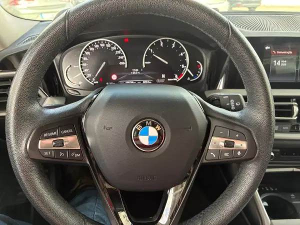 BMW 318 2019 - 21900 EUR, 128000 km - AUTO.MOTO.pt - 128000km - foto 15 de 22