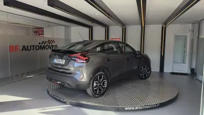 Citroën e-C4 2023 — foto 4 de 53