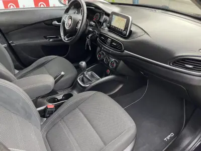 Fiat Tipo Station Wagon 2017 - 10990 EUR, 176247 km - AUTO.MOTO.pt - 176247km - foto 11 de 19