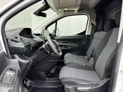 Peugeot Partner 1.6 BlueHdi 100cv Premium 2020 - 13990 EUR, 135000 km - AUTO.MOTO.pt - 135000km - foto 11 de 35