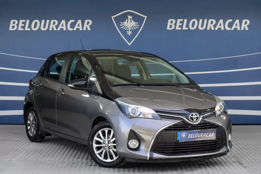 Toyota Yaris 2016 - 11900 EUR, 102281 km - AUTO.MOTO.pt - 102281km - foto 1 de 18