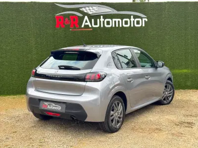 Peugeot 208 2022 - 13800 EUR, 40000 km - AUTO.MOTO.pt - 40000km - foto 2 de 27