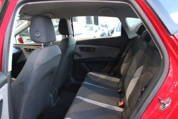SEAT Leon 2013 - 10900 EUR, 140335 km - AUTO.MOTO.pt - 140335km - foto 7 de 16
