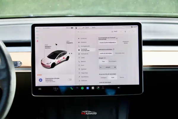 Tesla Model 3 2021 - 32400 EUR, 70000 km - AUTO.MOTO.pt - 70000km - foto 31 de 39