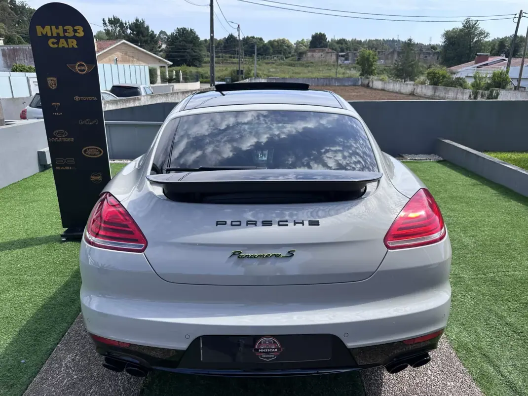 Porsche Panamera 2015 - 35000 EUR, 159000 km - AUTO.MOTO.pt - 159000km - foto 13 de 67