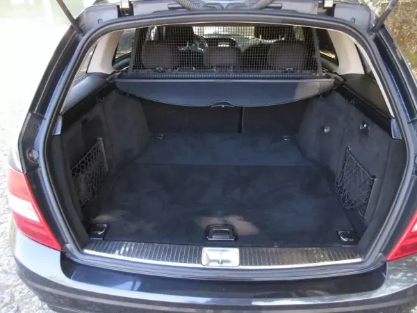 Mercedes-Benz C 180 2012 - 13490 EUR, 240000 km - AUTO.MOTO.pt - 240000km - foto 20 de 47