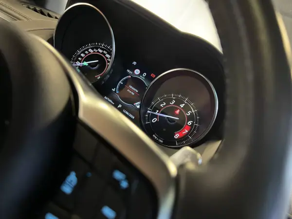 Jaguar F-Type 2019 - 47990 EUR, 45000 km - AUTO.MOTO.pt - 45000km - foto 38 de 47