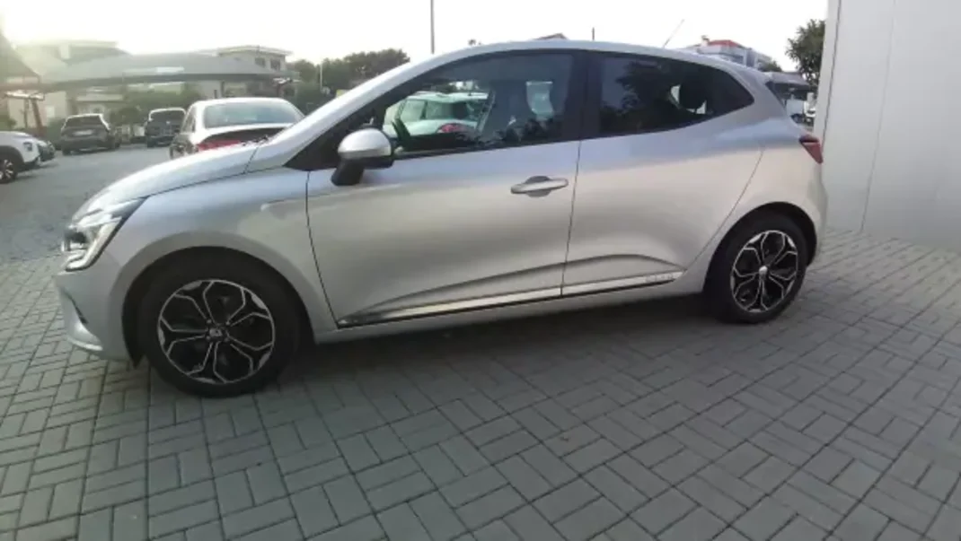 Renault Clio 2020 - 13690 EUR, 114437 km - AUTO.MOTO.pt - 114437km - foto 5 de 42