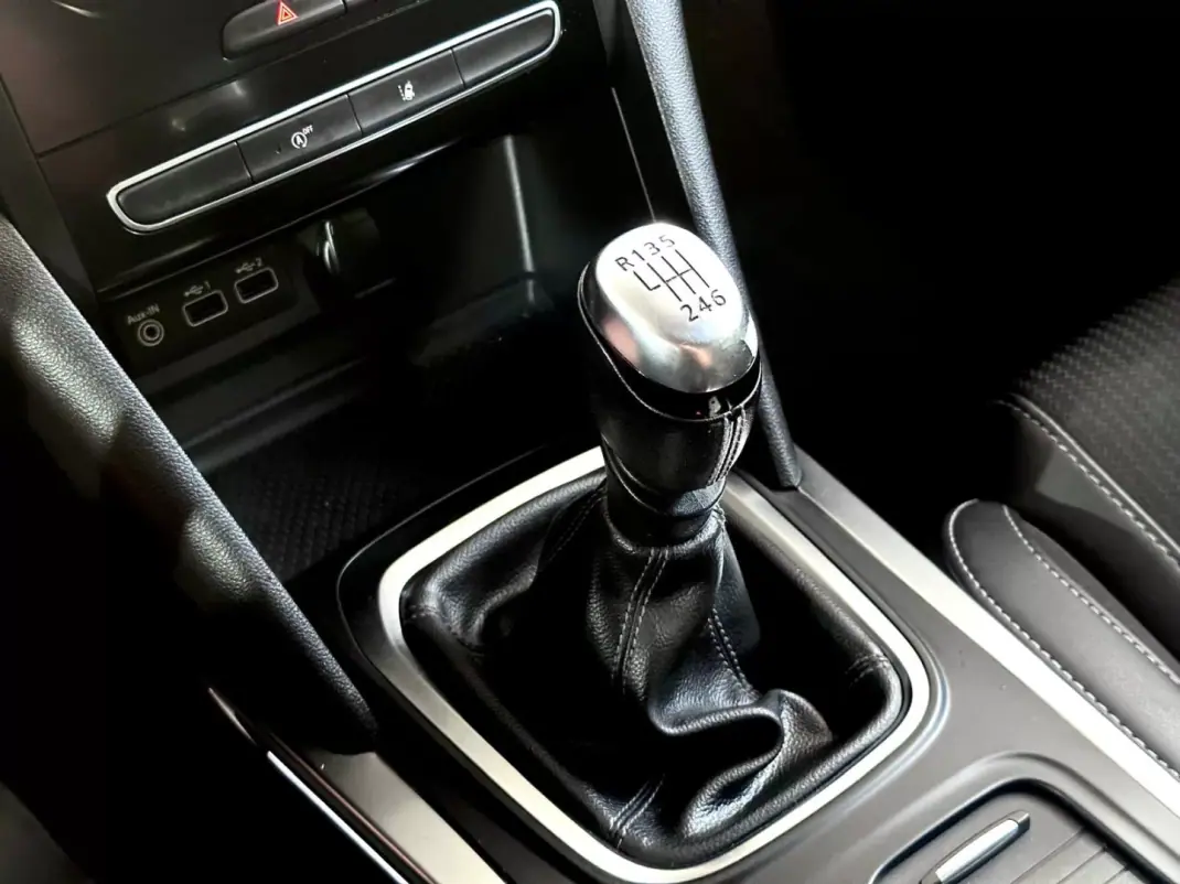 Renault Mégane 2021 - 17900 EUR, 79434 km - 79434km - foto 25 de 26