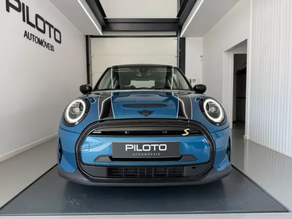 MINI 3 Portas 2023 - 22990 EUR, 4690 km - AUTO.MOTO.pt - 4690km - foto 3 de 28
