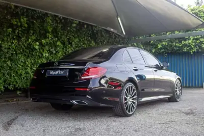 Mercedes-Benz E 300 2019 - 29900 EUR, 168000 km - AUTO.MOTO.pt - 168000km - foto 10 de 22