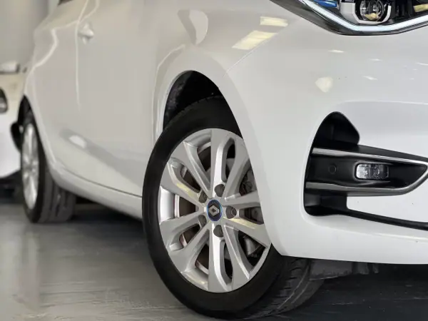 Renault Zoe 2020 - 13990 EUR, 145000 km - AUTO.MOTO.pt - 145000km - foto 26 de 52