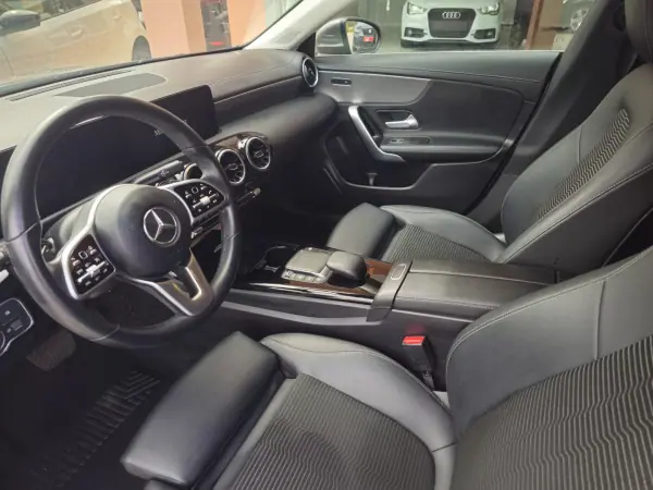 Mercedes-Benz CLA 250 2021 - 24750 EUR, 115518 km - 115518km - foto 8 de 17