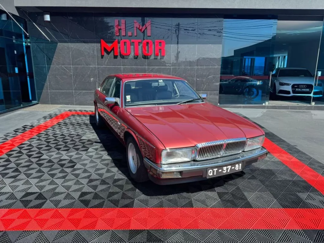 Jaguar Daimler 1990 - 19900 EUR, 146000 km - AUTO.MOTO.pt - 146000km - foto 1 de 14