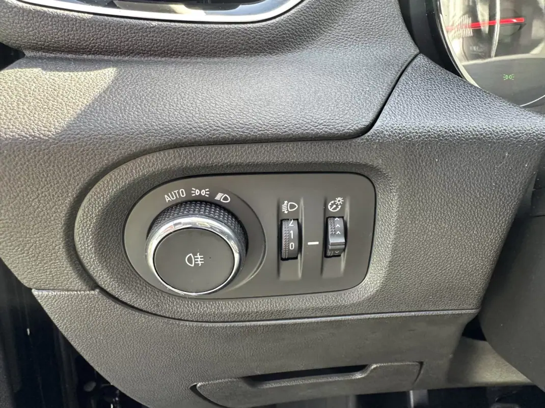 Opel Grandland X 2020 - 15900 EUR, 160000 km - 160000km - foto 21 de 55