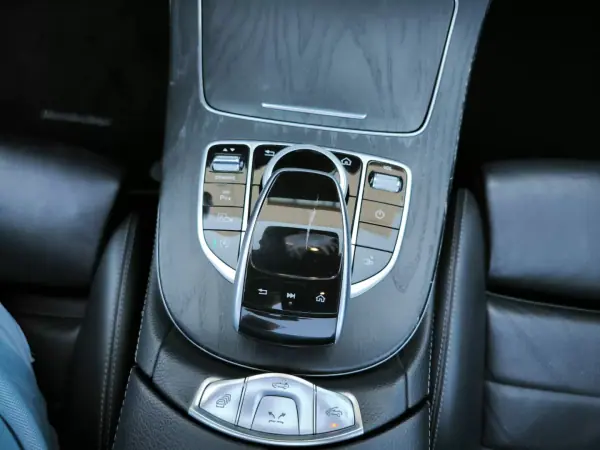 Mercedes-Benz E 220 2018 - 39950 EUR, 113634 km - AUTO.MOTO.pt - 113634km - foto 45 de 59
