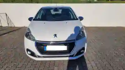 Peugeot 208 2016 - 7990 EUR, 83697 km - AUTO.MOTO.pt - 83697km - foto 2 de 10