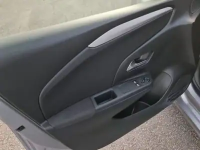 Opel Corsa 2020 - 15990 EUR, 140000 km - AUTO.MOTO.pt - 140000km - foto 27 de 31