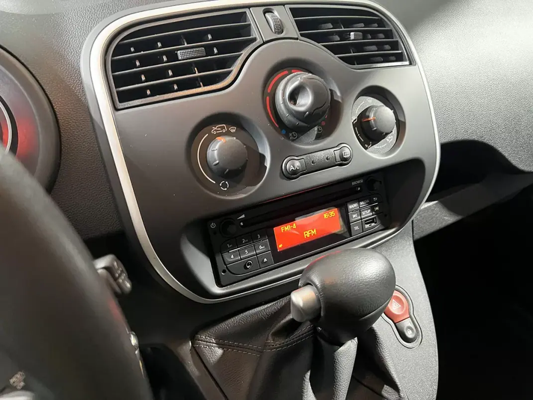 Renault Kangoo 2020 - 16800 EUR, 12073 km - AUTO.MOTO.pt - 12073km - foto 16 de 20