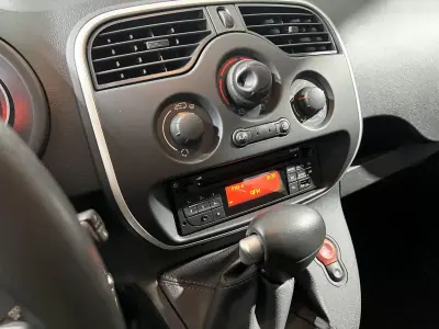 Renault Kangoo 2020 - 16800 EUR, 12073 km - AUTO.MOTO.pt - 12073km - foto 16 de 20