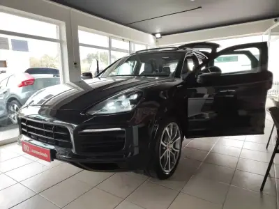 Porsche Cayenne 2020 - 74500 EUR, 67300 km - AUTO.MOTO.pt - 67300km - foto 24 de 40