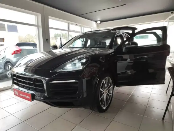 Porsche Cayenne 2020 - 74500 EUR, 67300 km - AUTO.MOTO.pt - 67300km - foto 24 de 40