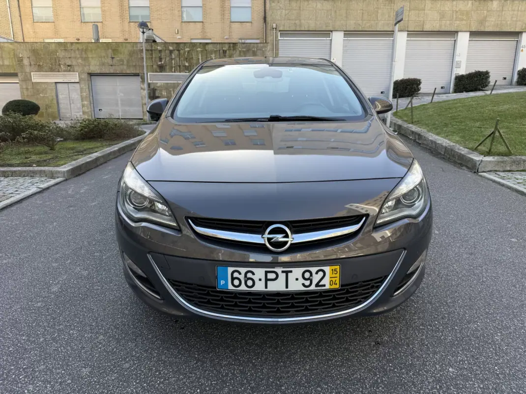 Opel Astra 2015 - 9950 EUR, 112000 km - AUTO.MOTO.pt - 112000km - foto 1 de 12