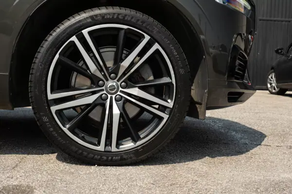 Volvo XC 60 2021 - 34999 EUR, 96771 km - AUTO.MOTO.pt - 96771km - foto 4 de 25