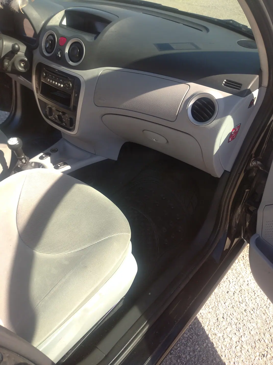 Citroën C3 2008 - 3400 EUR, 183547 km - AUTO.MOTO.pt - 183547km - foto 13 de 14
