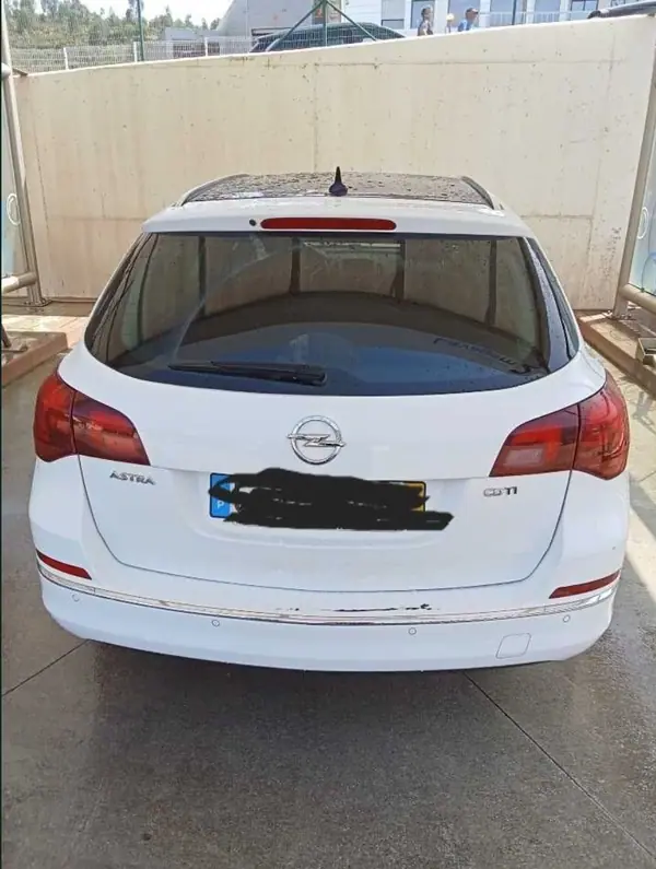 Opel Astra Sports Tourer 2016 - 6500 EUR, 114870 km - AUTO.MOTO.pt - 114870km - foto 6 de 12
