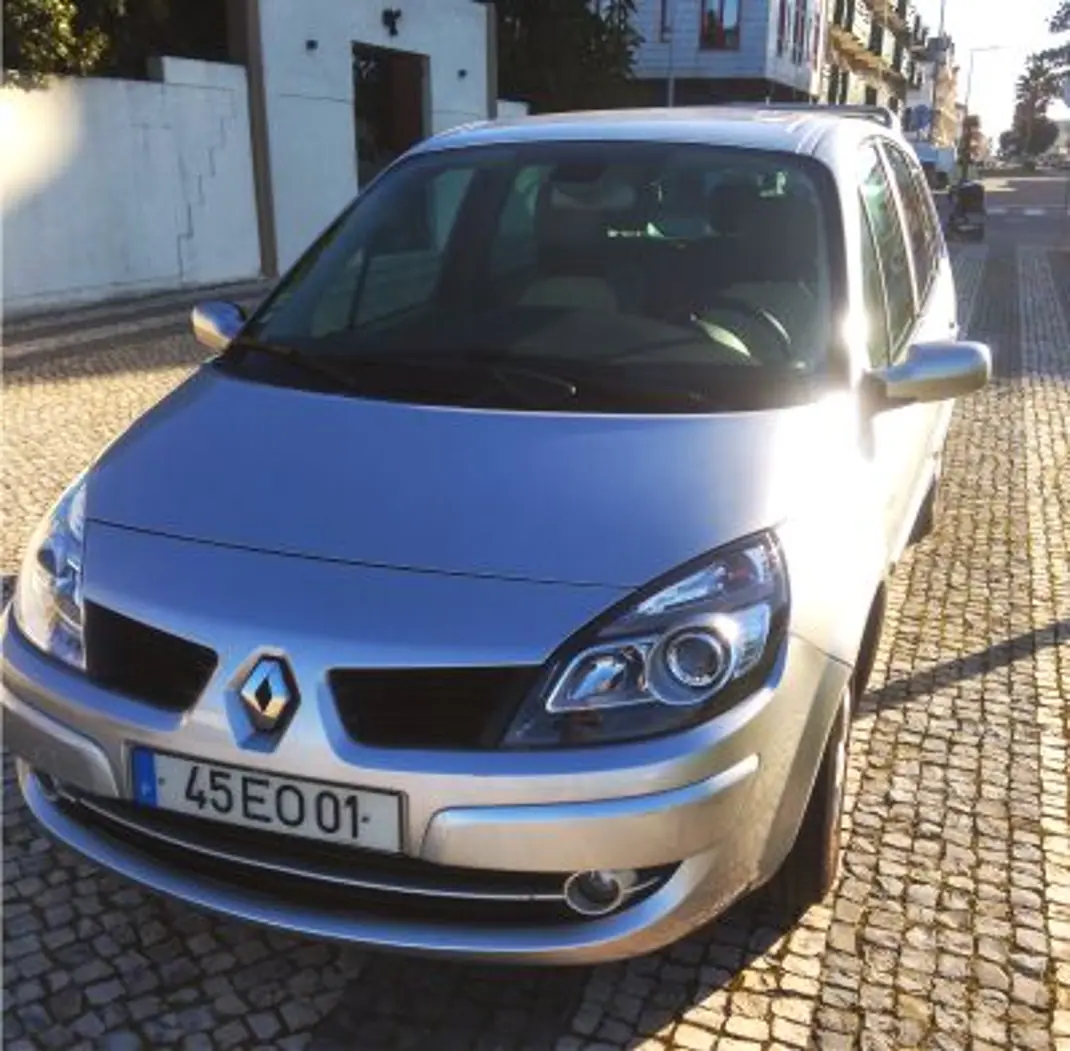 Renault Grand Scénic 2007 - 2750 EUR, 392 km - AUTO.MOTO.pt - 392km - foto 2 de 8