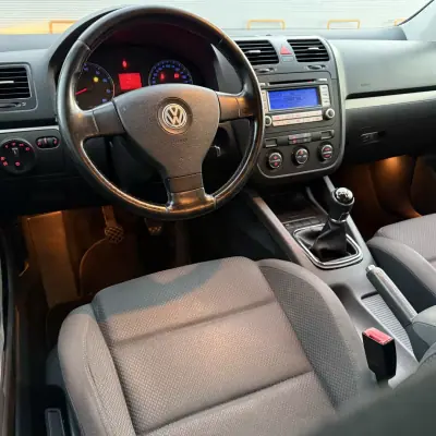 Volkswagen Golf 2007 - 5750 EUR, 198000 km - AUTO.MOTO.pt - 198000km - foto 5 de 21